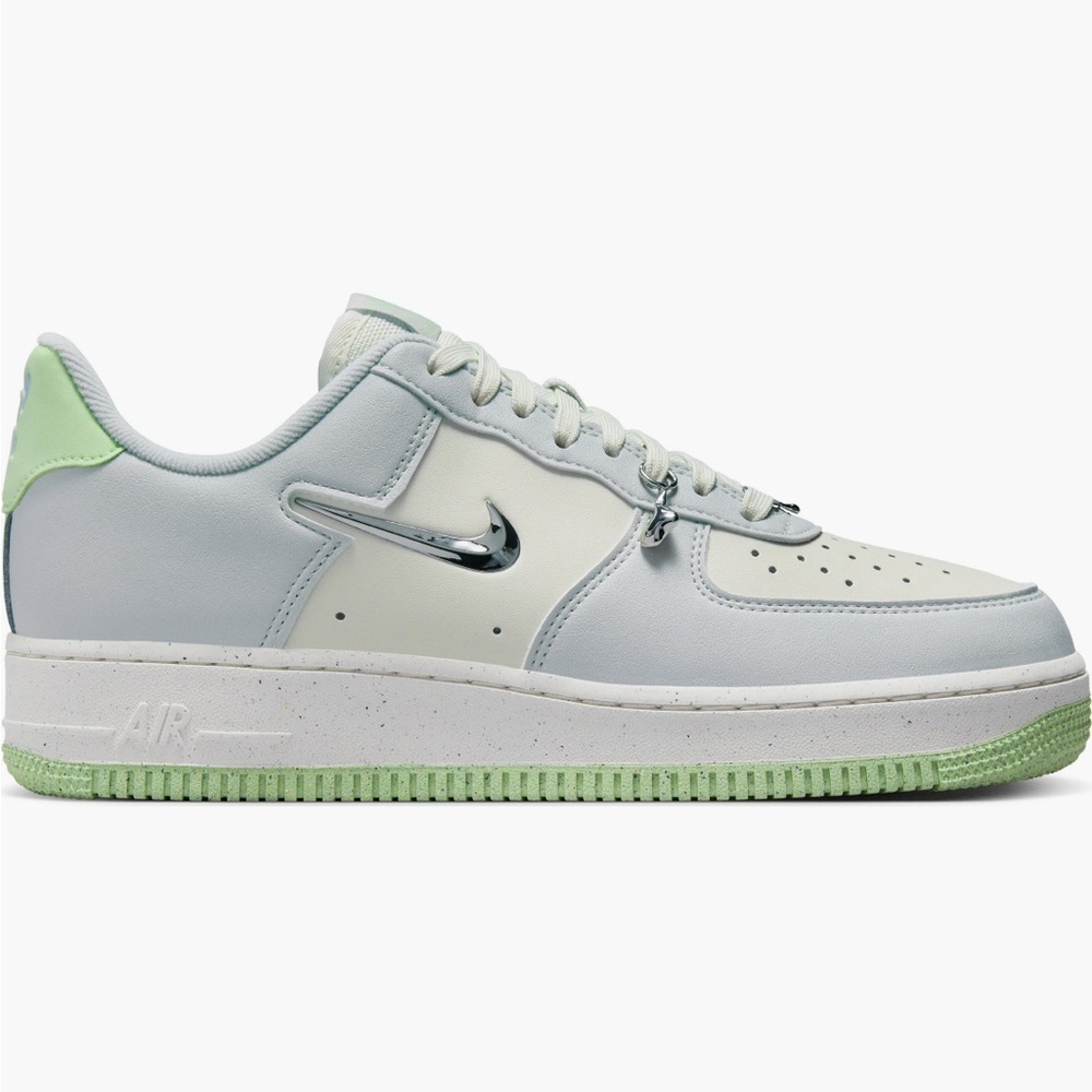 Nike Air force 1 se
Sea glass
Brand new - Picture 7 of 14